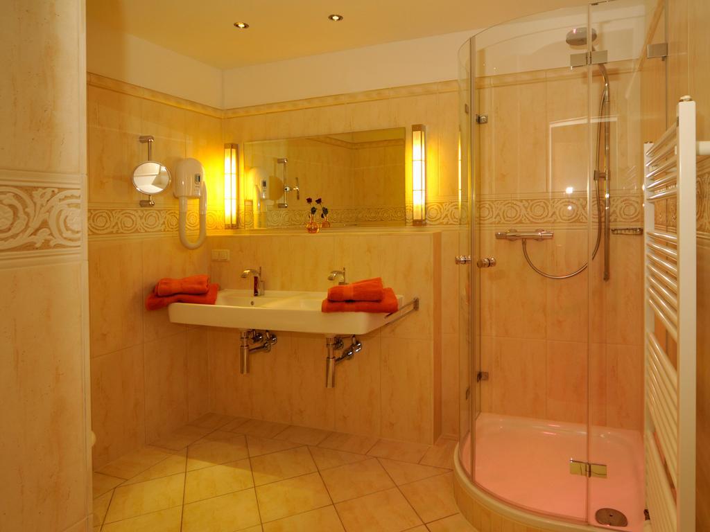 Hotel Seeschloesschen Hohwacht Rum bild