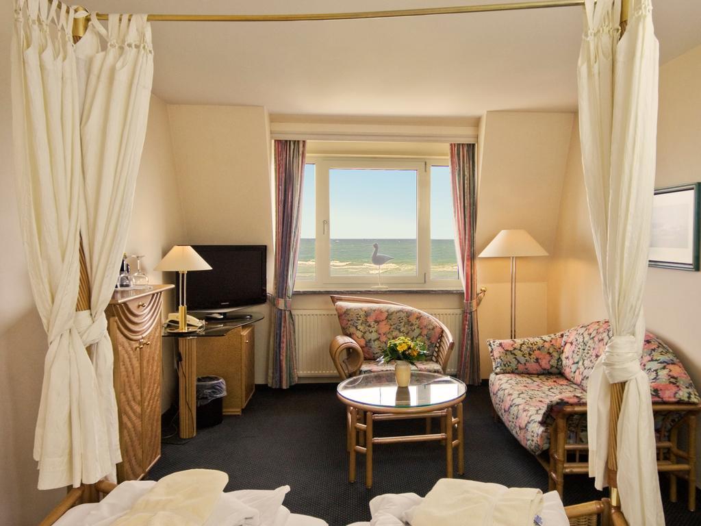 Hotel Seeschloesschen Hohwacht Rum bild