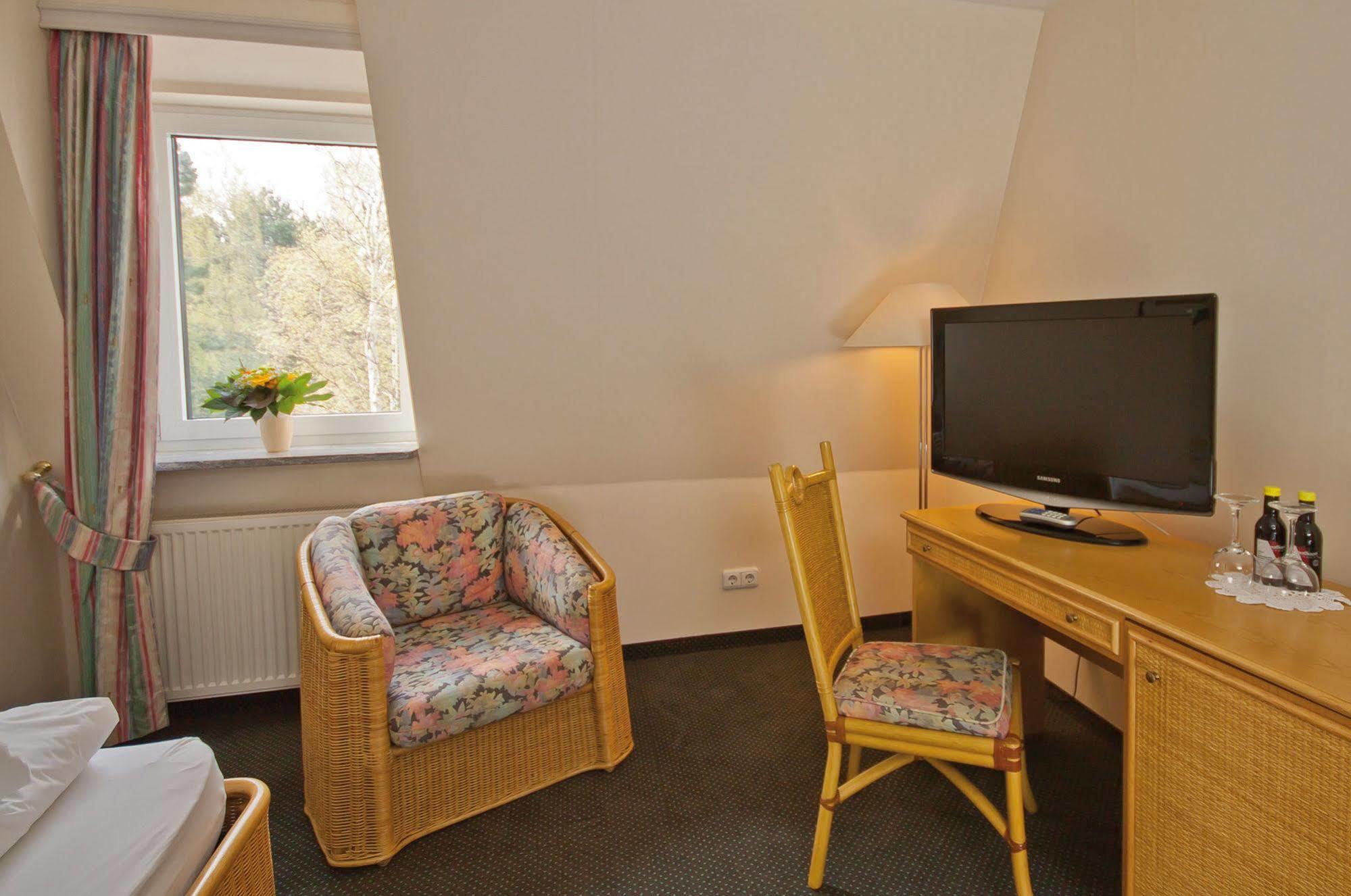 Hotel Seeschloesschen Hohwacht Exteriör bild