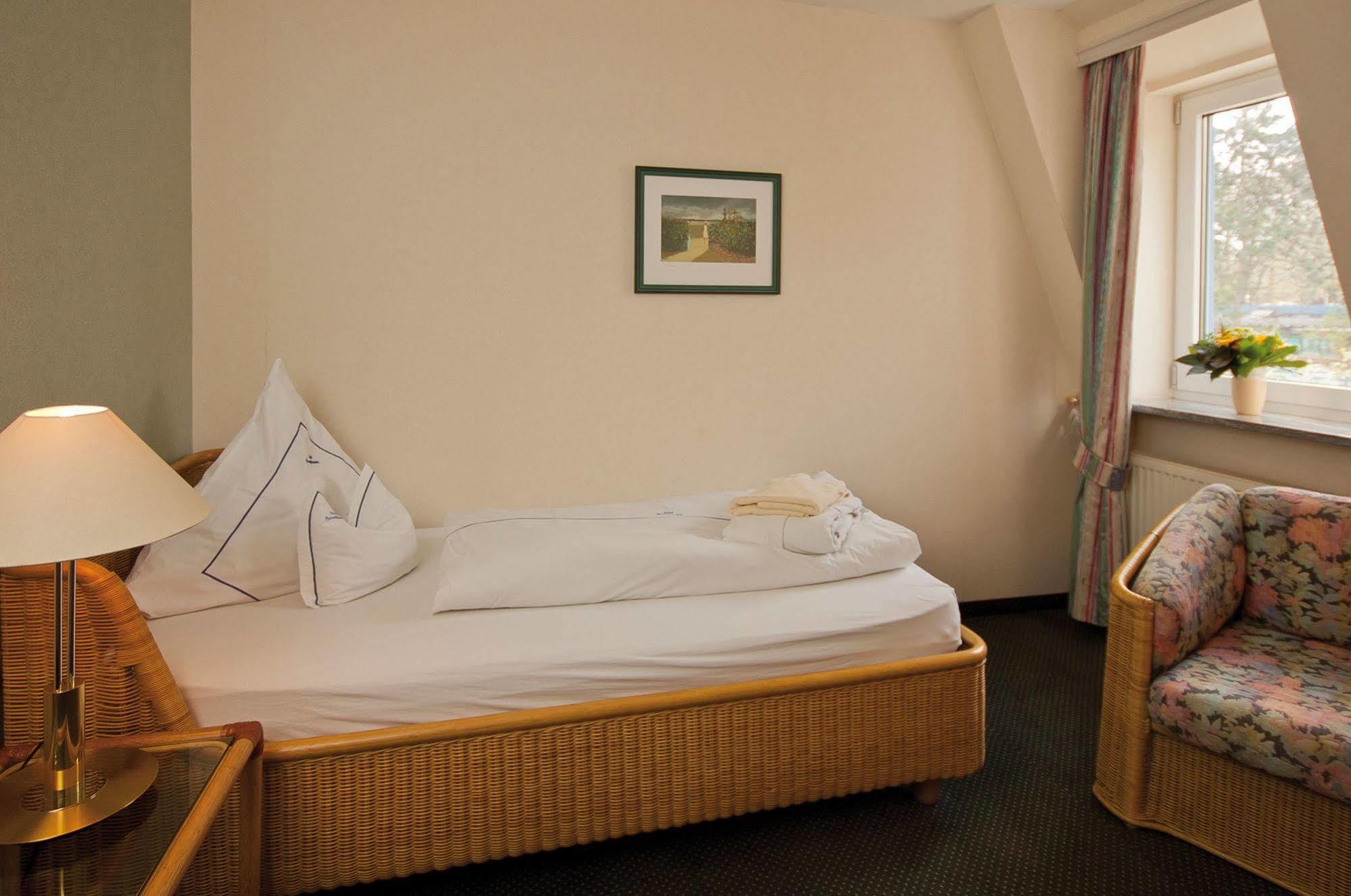 Hotel Seeschloesschen Hohwacht Exteriör bild