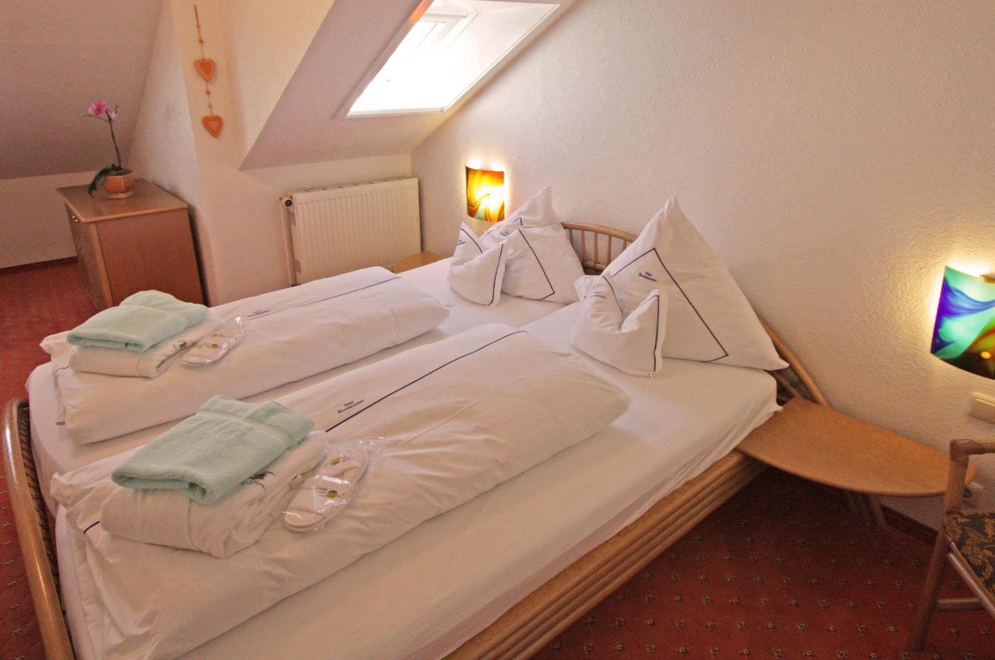 Hotel Seeschloesschen Hohwacht Exteriör bild